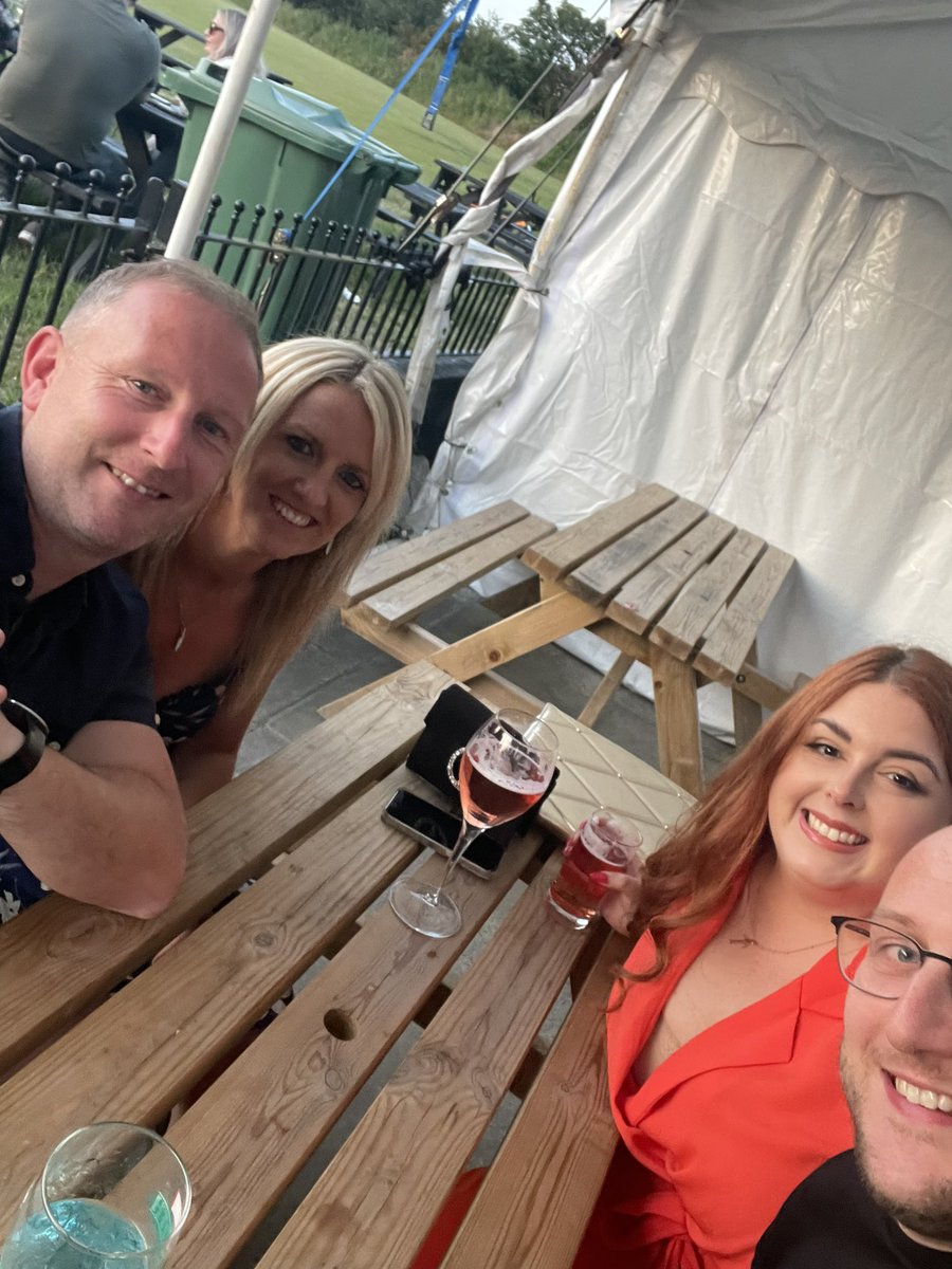 Toni_Flood's tweet photo. Latham night out 👫🏻👩🏼‍🤝‍��🏻❤️ @phil_lath11 @SteLatham2 @claire89127864 https://t.co/XakXRN3t5t