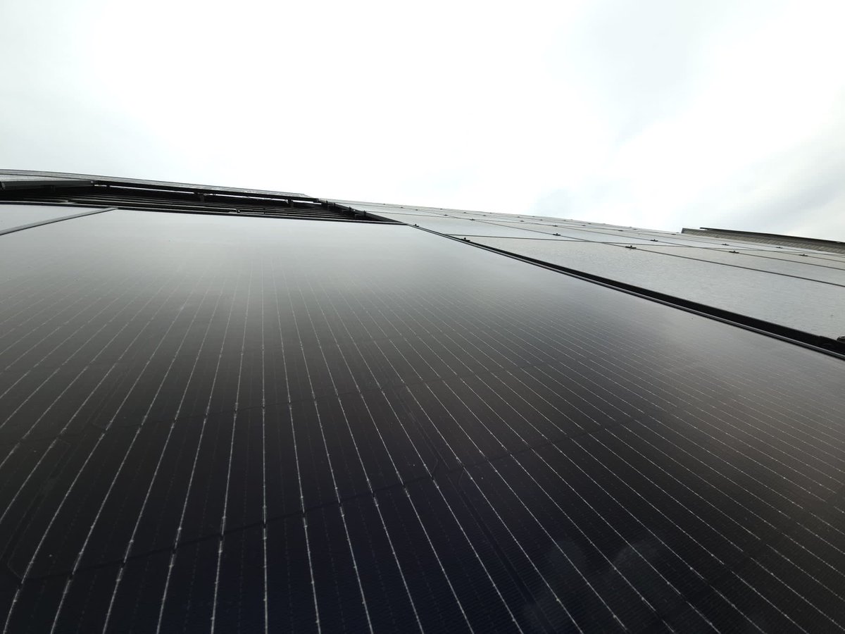SoltsolBenelux's tweet photo. A beautiful PV system installed en engineered by our team. 
@solarwattDE glass-glass panels with @Enphase inverters installed on the solar-i PMT flat direct mounting system.
@solarwattnl 
@ISES_Solar 
@elonmusk https://t.co/Cowa7Dufxu