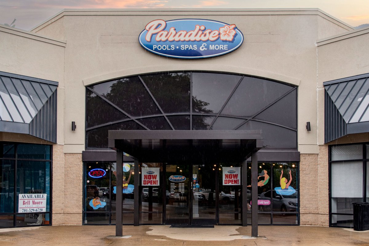 Already dreading the summer heat? Paradise Pools and Spas just opened a new location in Mooresville, NC and they are ready for your business! 😎🍉👙mpvre.com/2023/06/09/par…