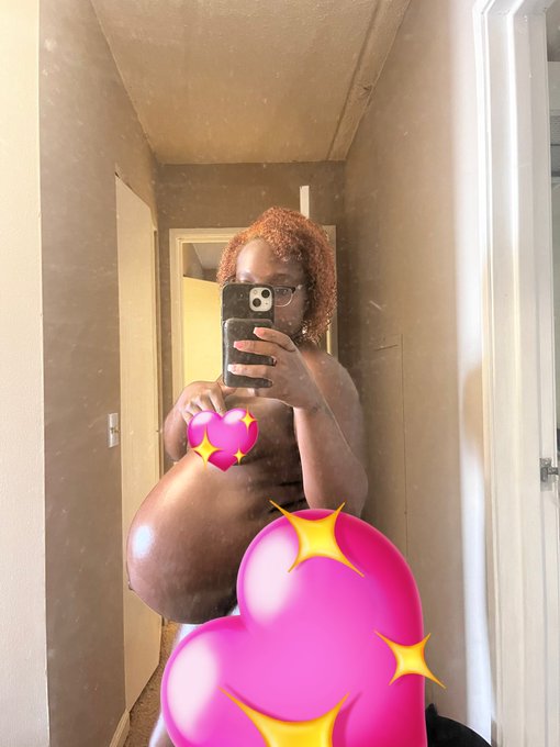 See the full picture uncovered 🤰🏽🫣 https://t.co/mw08PzDHzI https://t.co/3f1feC97hD