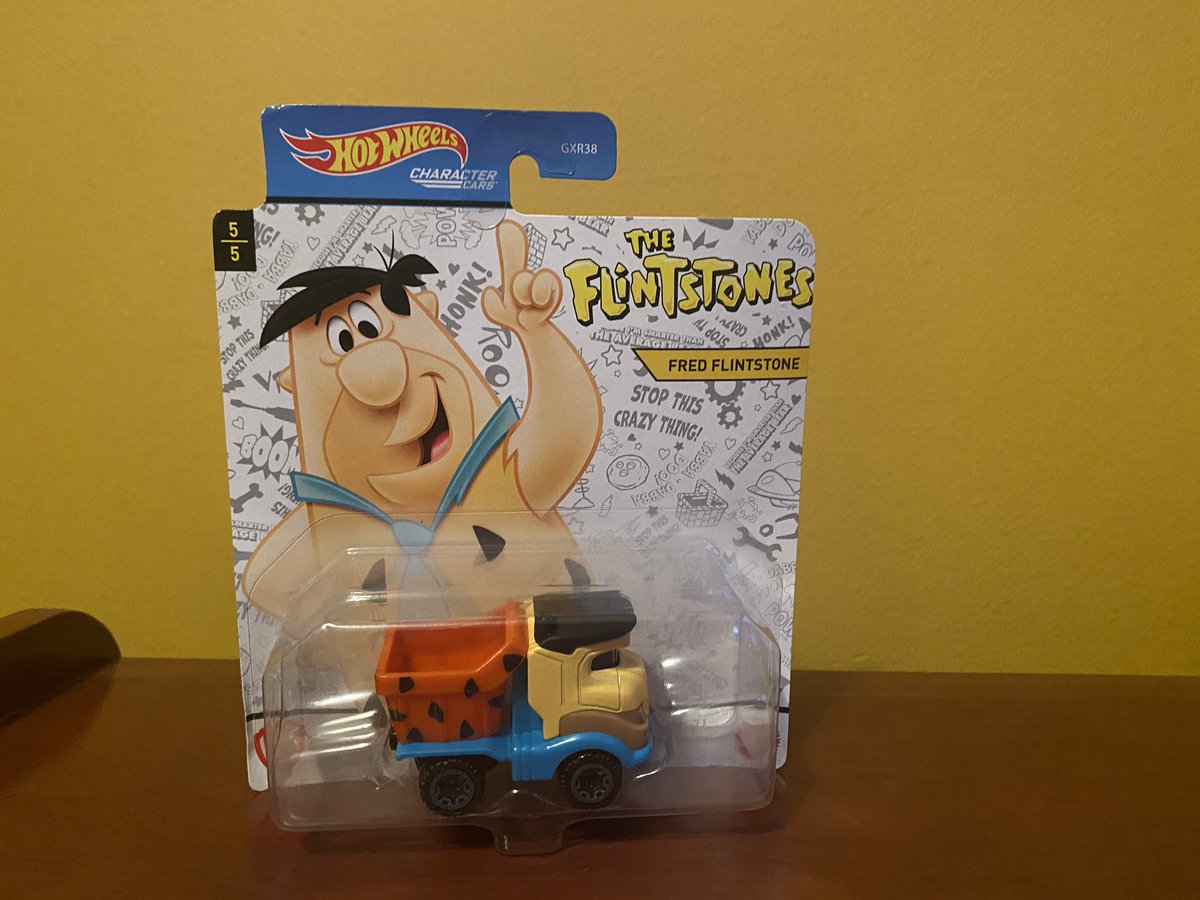 CollectorHanna's tweet photo. Today I found this flintstones hot wheels from 2021. Hope one day I can find the Scooby doo and the Tom and jerry ones from these collection of 5 #theflintstones #lospicapiedras #hotwheels #scalemodels #scoobydoo #tomandjerry #hannabarbera https://t.co/gI64KorVsg