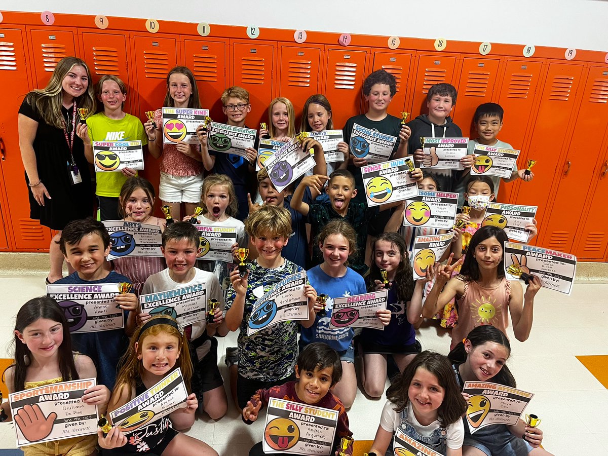 Miss_Bennett7's tweet photo. End of the year awards! Happy last day! This group will always have a special place in my heart ❤️ my first 3rd grade class! https://t.co/y4eiHac6IE