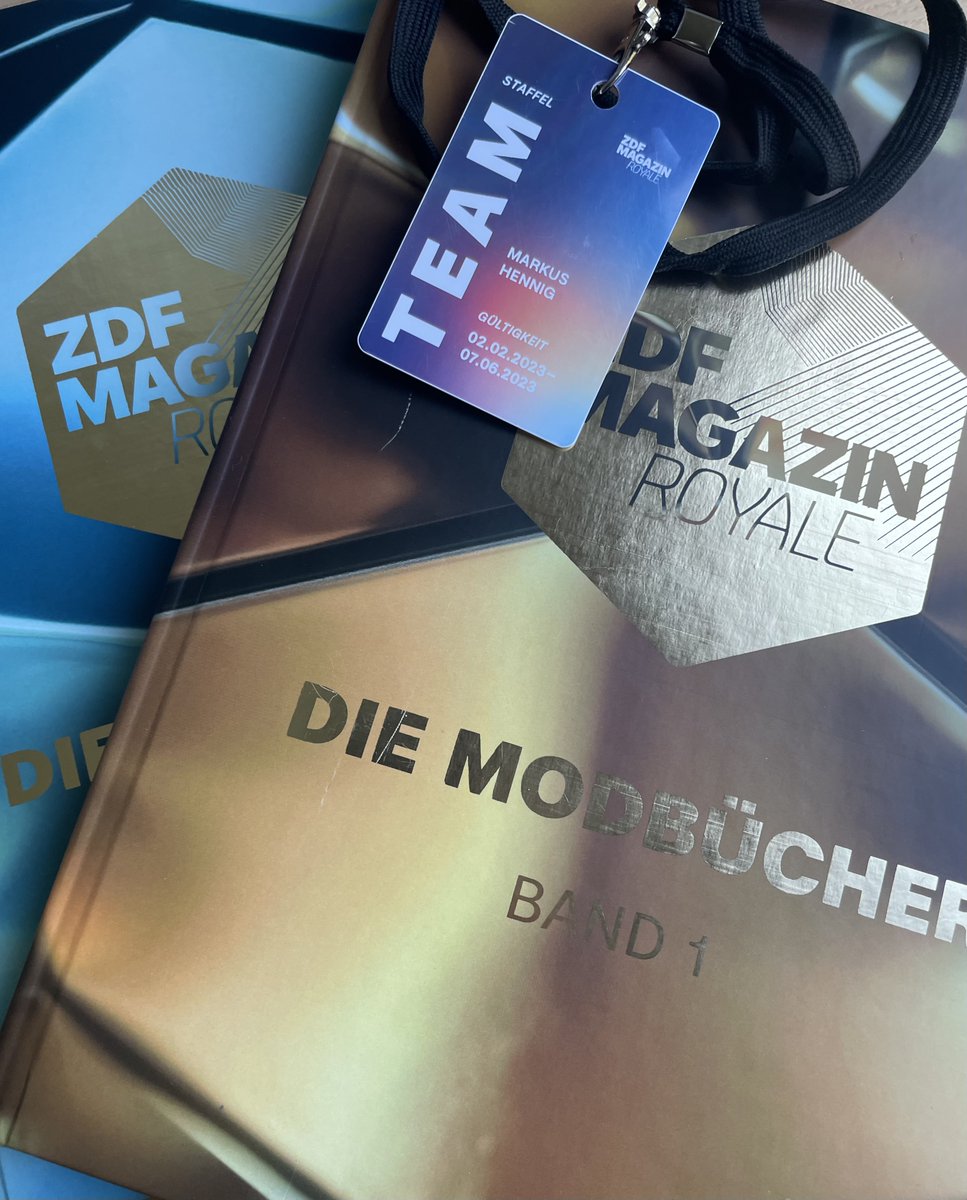 Markus Hennig (@markussuedwitz) on Twitter photo Ganz kurz: Nach 5einhalb Jahren beim <a href="/zdfmagazin/">ZDF Magazin Royale</a> & dem kultigen Vorläufer ist #witzefrei meine letzte Sendung.
Mit meinem tollen Team haben wir es sogar gelegentlich geschafft, halbwegs okaye Sendungen abzuliefern - trotz Pandemie, Studio-Umzug, Krieg und ESC-Demütigungen. Ganz kurz: Nach 5einhalb Jahren beim <a href="/zdfmagazin/">ZDF Magazin Royale</a> & dem kultigen Vorläufer ist #witzefrei meine letzte Sendung.
Mit meinem tollen Team haben wir es sogar gelegentlich geschafft, halbwegs okaye Sendungen abzuliefern - trotz Pandemie, Studio-Umzug, Krieg und ESC-Demütigungen.