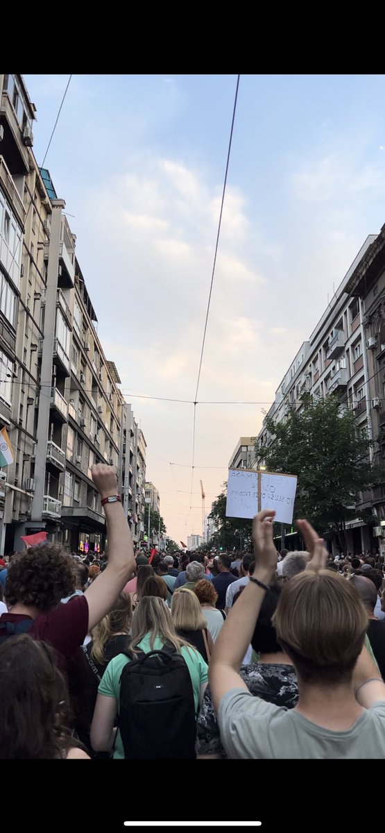SSP_Vracar's tweet photo. Koračamo zajedno ka normalnosti. Ujedinjeni i solidarni protiv nasilja, tražimo bolju budućnost za sve. #ProtivNasilja #Normalnost #Solidarnost https://t.co/jJw5CIAwMU