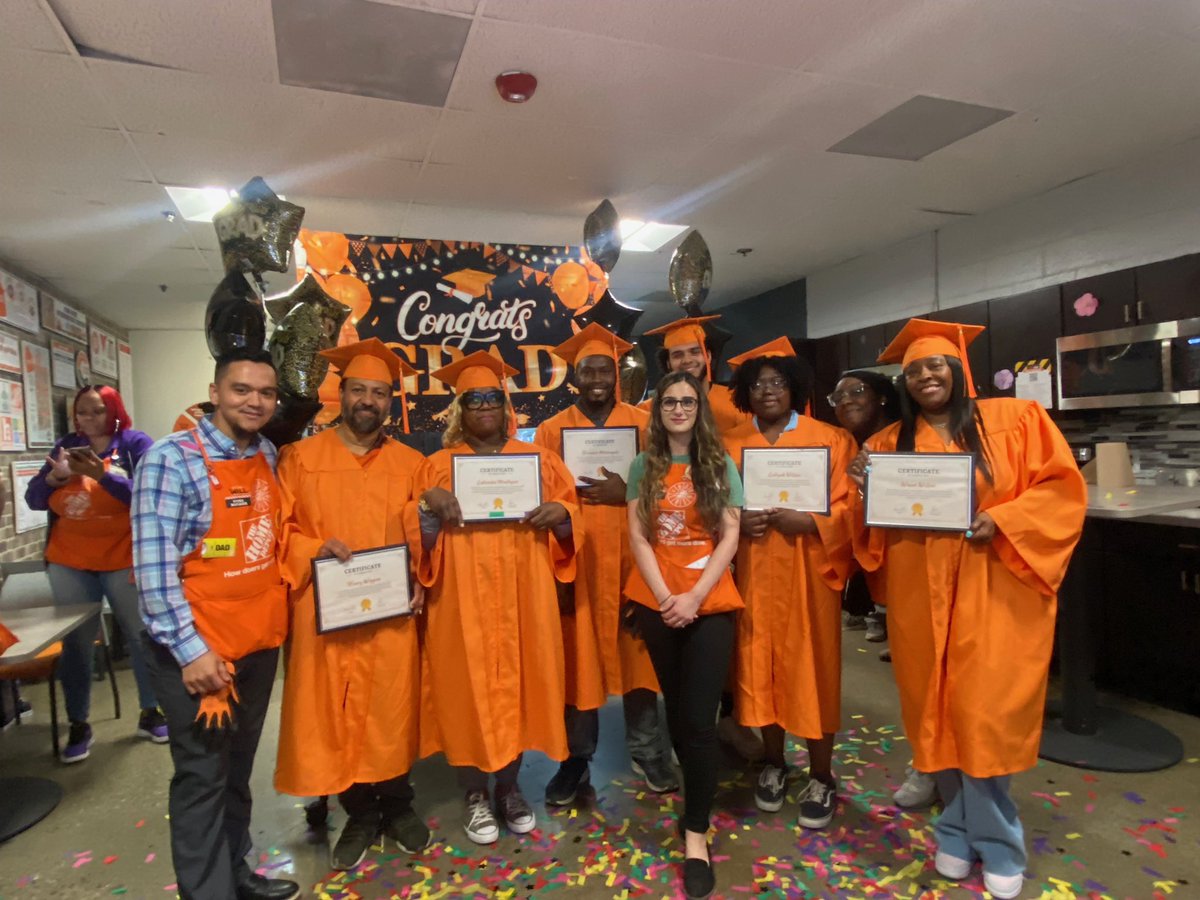 marcel_louis6's tweet photo. congratulations to our isdp graduates: Wawa, Lakeesha, Henry, Anthony, Brandon and Lateyah! we are so proud and are so excited to seeing you grow!! 🥳🎓🧡 https://t.co/tnxEiQdIgj