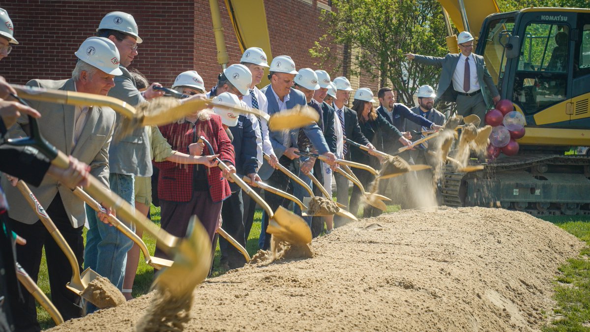 ThenDesignArch's tweet photo. “A school is more than just bricks and mortar. It’s the people that bring it to life,” said Board Pres Sherry Maruschak. Residents from Fairport Harbor gathered for a Groundbreaking of the district’s new 116,000 SF PreK-12 facility.

Check it out here! https://t.co/9Mc1B9H3GW https://t.co/vNSjhULtlg