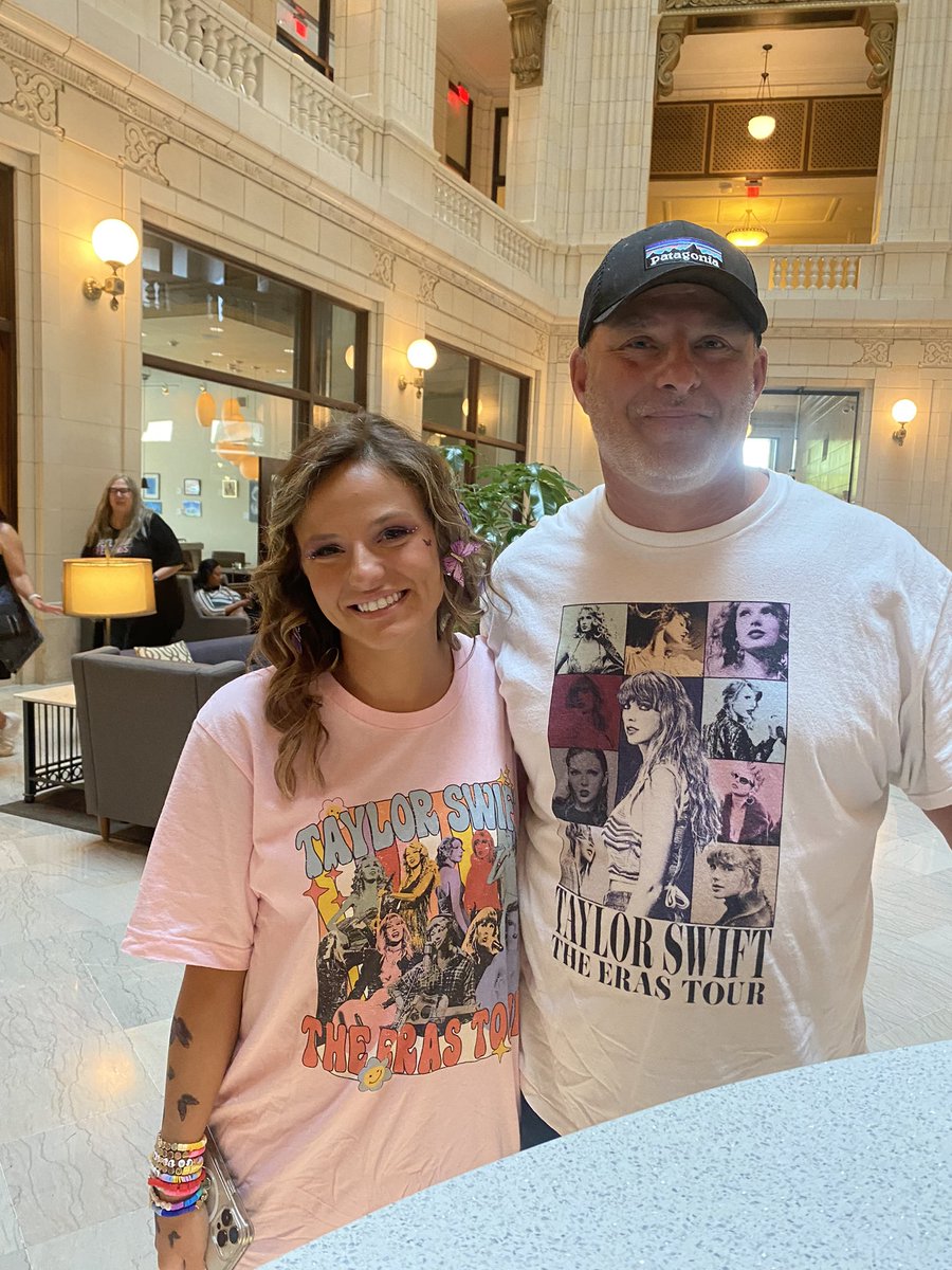 DavidWhitneyDET's tweet photo. Welcome Taylor Swift fans!!! We love to spoil our guests! Complementary champagne, mocktails, and Sanders Chocolate await you at check in, Swifties! 

#erastour #taylorswiftdetroit #erastourdetroit #swiftiesindetroit https://t.co/dS6m2tLTlu
