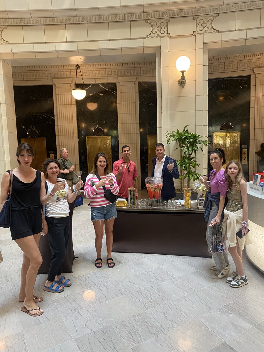 DavidWhitneyDET's tweet photo. Welcome Taylor Swift fans!!! We love to spoil our guests! Complementary champagne, mocktails, and Sanders Chocolate await you at check in, Swifties! 

#erastour #taylorswiftdetroit #erastourdetroit #swiftiesindetroit https://t.co/dS6m2tLTlu