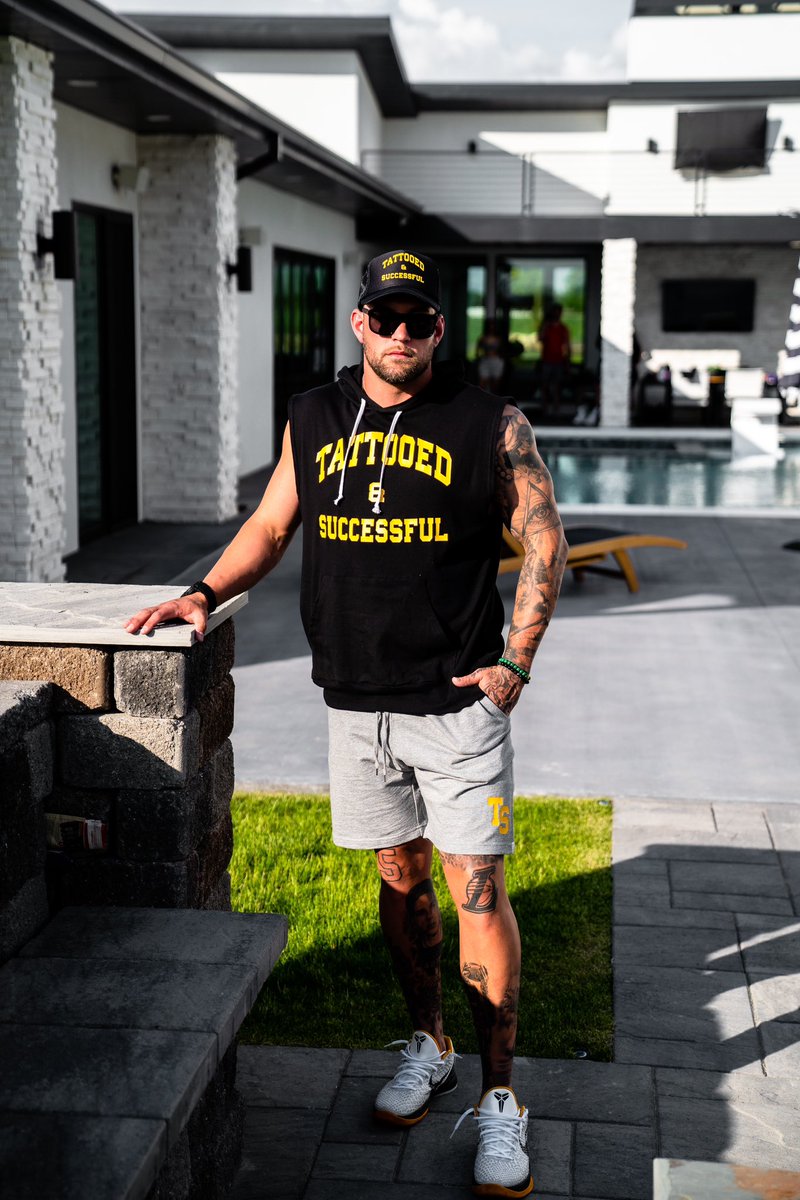 zachjpete's tweet photo. Don’t wait for the weekend! 

Drops 6.16.23

80+ items

Colors on colors

What would you wear to catch a vibe on the weekend 👏🔥

#TattooedandSuccessful
#StyleforLife
#TattooedApparel https://t.co/FH1JvgMHEc