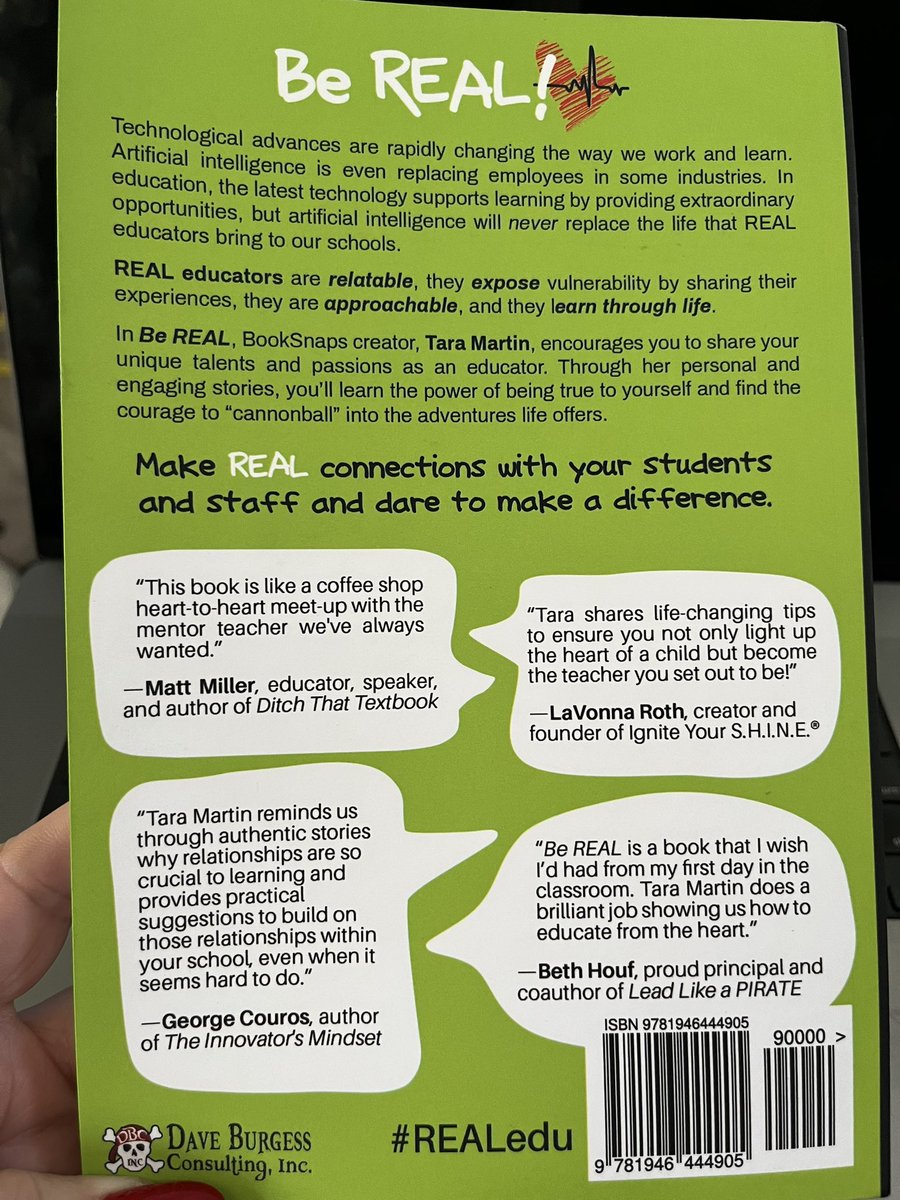 DrRenaeBryant's tweet image. Getting into @TaraMartinEDU bk #BeRealEdu b4 we int her on Sun 4 the #EdBranding Podcast. Get your copy, it is awesome! We feel so fortunate to be connected to this incredible human via @dbc_inc! Excited to experiment w/ #BookSnaps too! #EdBranding #TellYourStory #BeAConnecter