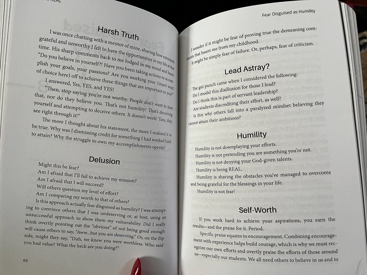DrRenaeBryant's tweet image. Getting into @TaraMartinEDU bk #BeRealEdu b4 we int her on Sun 4 the #EdBranding Podcast. Get your copy, it is awesome! We feel so fortunate to be connected to this incredible human via @dbc_inc! Excited to experiment w/ #BookSnaps too! #EdBranding #TellYourStory #BeAConnecter