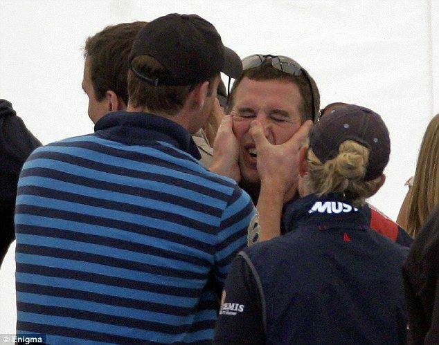 cambridgepower's tweet image. They always had one of the best cousins&apos; relationships within the family.😍 
#PrinceWilliam  #ZaraTindall #PeterPhillips