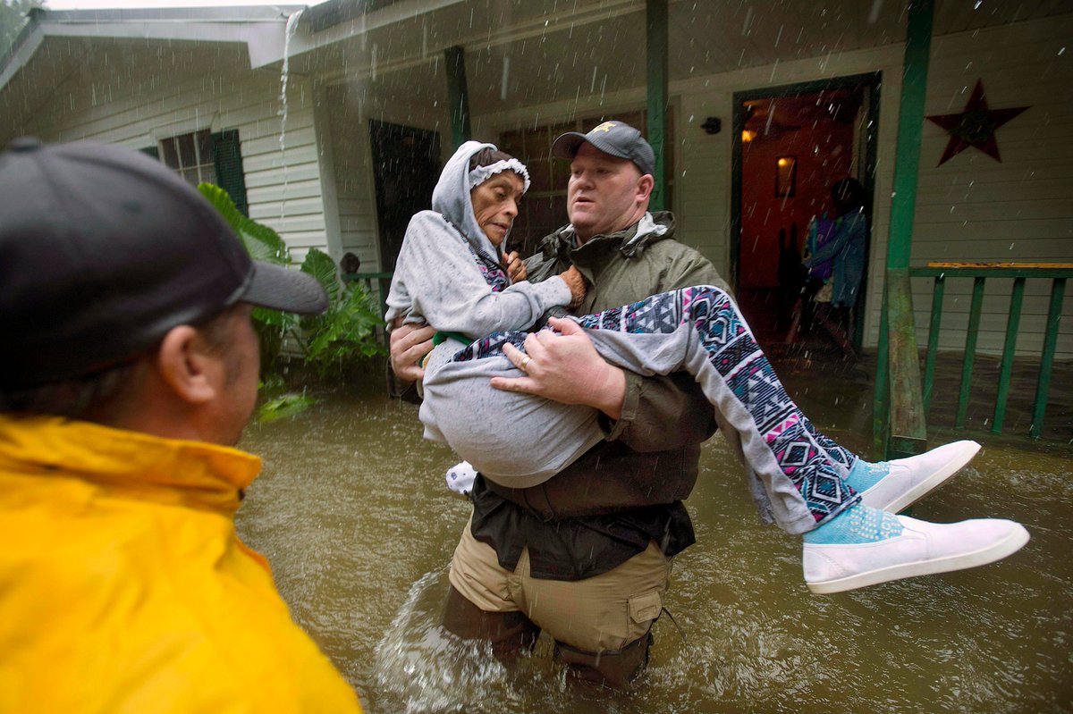 TravSprad's tweet photo. Photos: A (Baton Rouge) Advocate staff photographer for 31 years, Travis Spradling retired last week. Here are some of my favorite or more newsworthy pictures, 'big news' &amp; sports to daily 'slices of life.' Cheers! @NPPA @theadvocatebr  #photojournalism https://t.co/o5L4JoDyRn https://t.co/qJaDHLuFWp