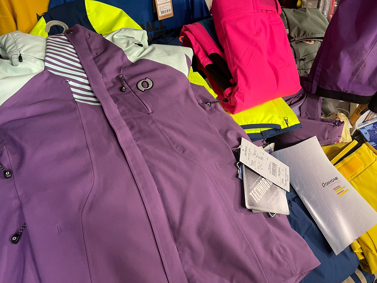 SkiProShopEBISU's tweet image. 【23/24 スキーウェア受注可能期間のお知らせ】

Goldwin 6月25日〆切り
DESCENTE 6月25日〆切
ONYONE 6月25日〆切
phenix 6月30日〆切

サイズサンプルは6月18日午前中まで置いてありますので、是非ご利用ください。

#ski 
#skiwear 
#onyone 
#phenix 
#goldwin 
#descente 
#skiproshopebisu