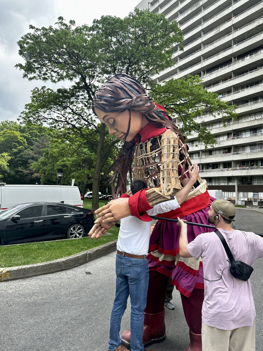 Meet Amal. She is a remarkable 10yo Syrian refugee who truly embodies the Arabic meaning of her name which translates to 'hope'. Since July 2021, Amal has travelled over 9000km in 13 countries. Today, I was honoured to join her walk for children escaping war and persecution.