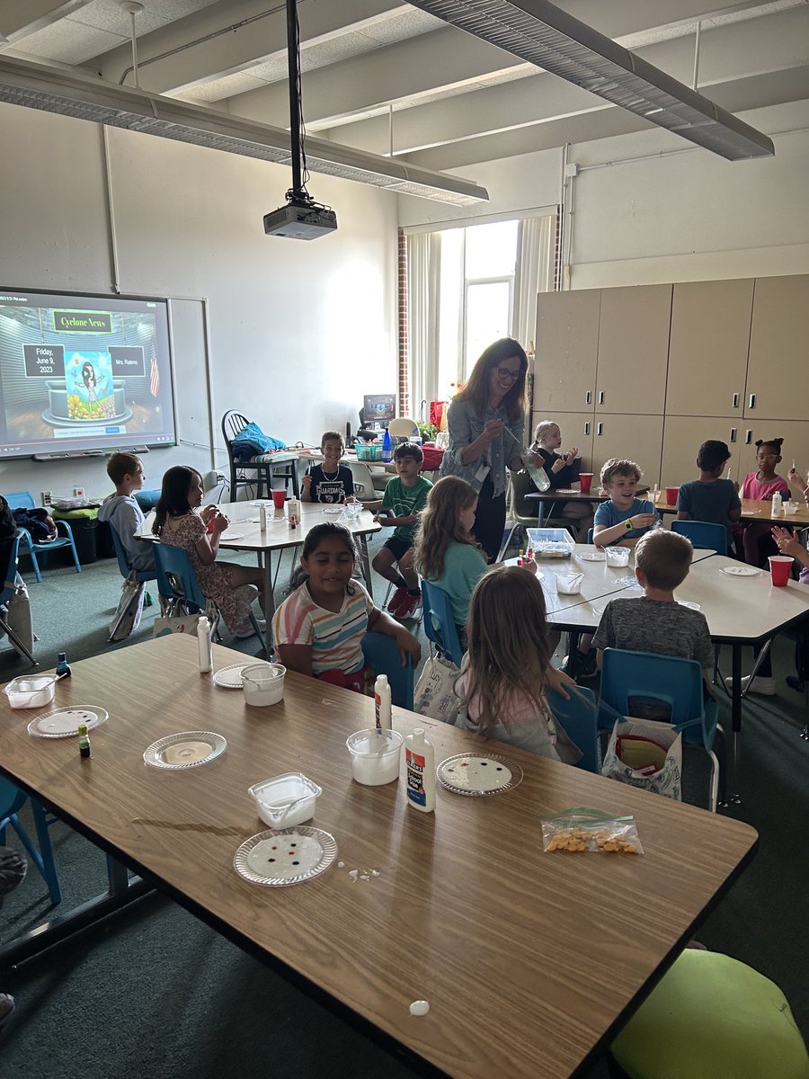 Mayfield_Center's tweet photo. Amazing last day!  Thank you to all who made this school year so special!  #luckytobeacyclone https://t.co/H5G5U1Ddck