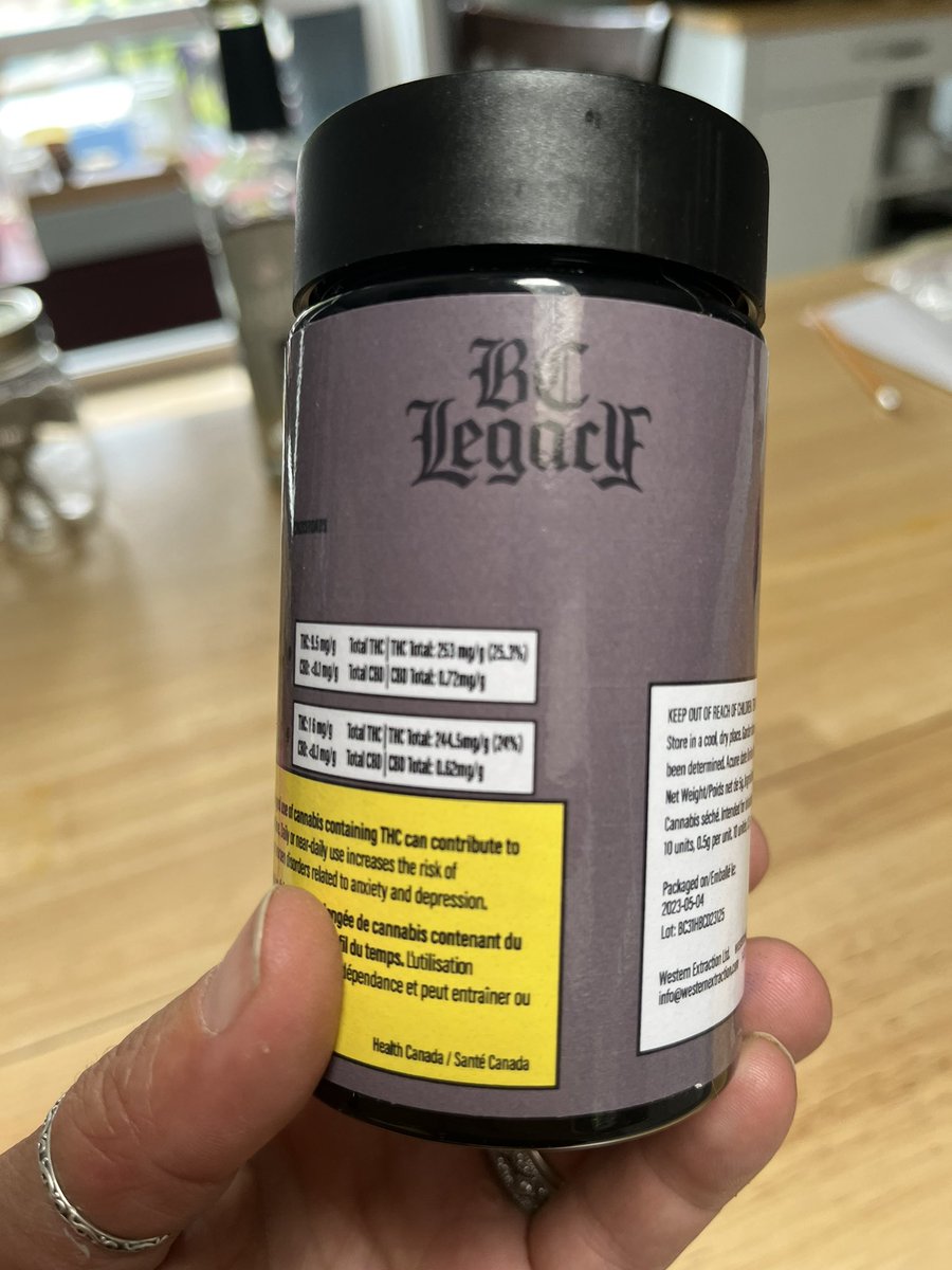 Steph 🇨🇦🌿💨 tweet media