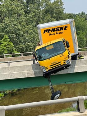 Julianne Grohowski ABC57 (@julianneabc57) on Twitter photo 👀 Take a look at this!!! This box truck was hanging off the edge of a bridge earlier this afternoon on the Indiana Toll Road!
Tune into <a href="/ABC57News/">ABC57 News</a> tonight at 6 to see my exclusive interview with the couple that was rescued from this scary scene! 👀 Take a look at this!!! This box truck was hanging off the edge of a bridge earlier this afternoon on the Indiana Toll Road!
Tune into <a href="/ABC57News/">ABC57 News</a> tonight at 6 to see my exclusive interview with the couple that was rescued from this scary scene!