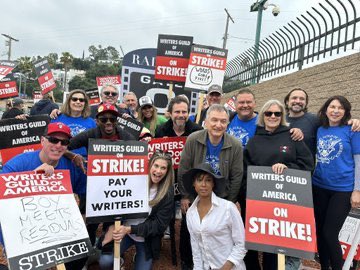 My first job in ShowBiz was as a Production Assistant on #BoyMeetsWorld getting lunch for Corey, Topanga, Shawn & the writing staff. Today I got to see them after almost 30 years.  #WGA #WGAStrong #WGAStrike #WGAStrike2023 #WritersGuildOfAmerica #sagaftra #SAGAFTRAStrong RT plz