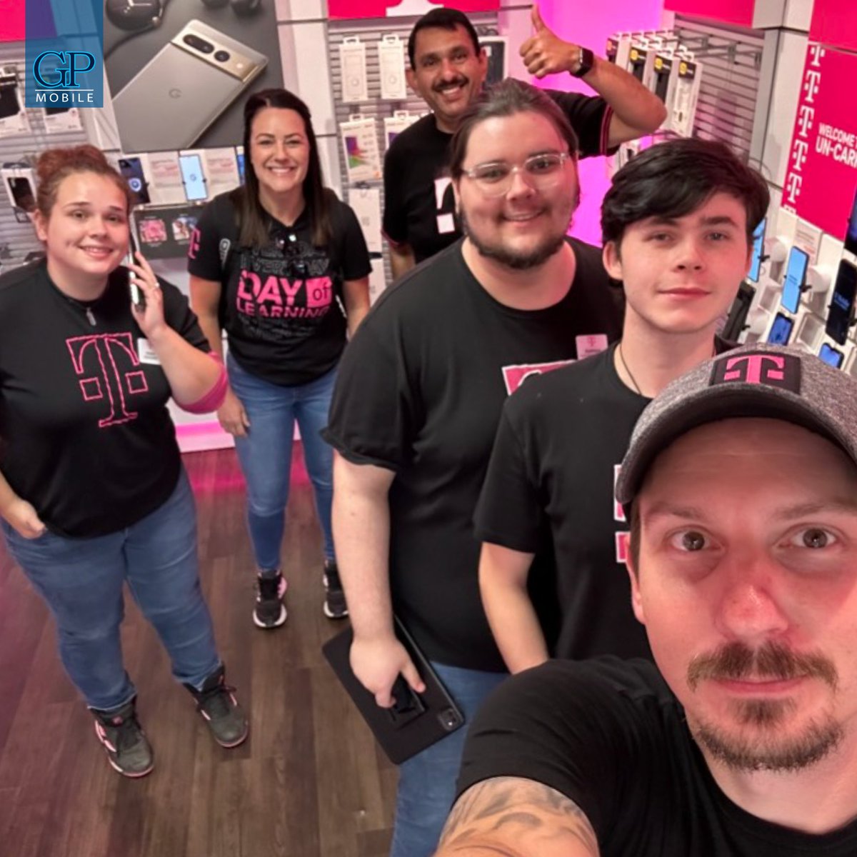 Another Audit win with our rockstar team in Ottawa, KS! With Phoenyx, Jennifer (Dir of Auditing), Abe (Auditor), Ashton, and Danny (RAM) passing their audio with style!

#takingcareofbusiness #sales #operations #leadership #tmobile