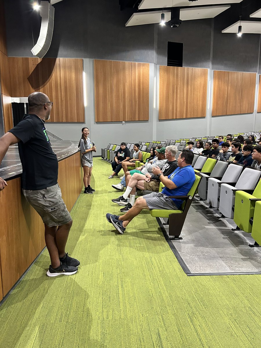 MSynergi4's tweet photo. What a RAMtastic week we had welcoming our incoming freshmen! We can’t to see all you all will accomplish the next 4️⃣ years! 

Thank you to our mighty moose for joining us as we closed out the week with some food and fun 🤩 #STEMeducation #STEMfamily https://t.co/X9SVhn5WG0