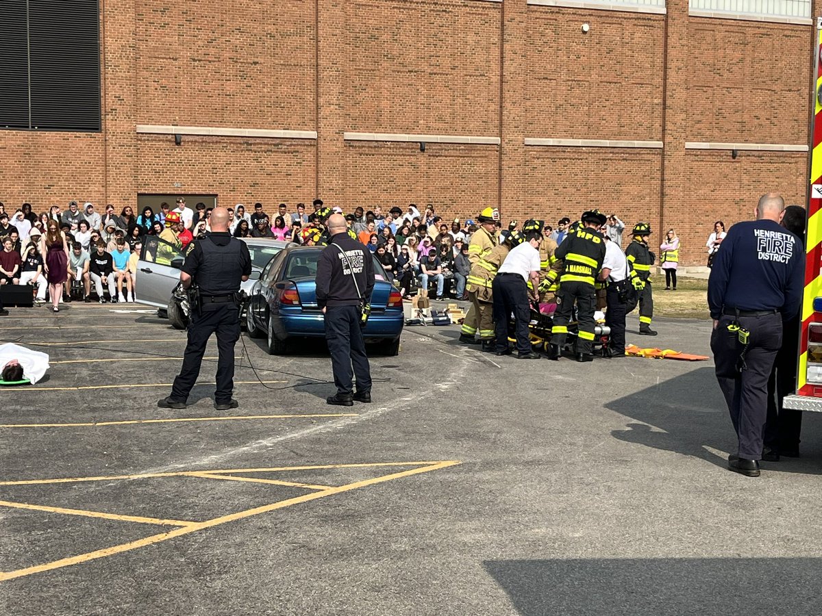 We were joined today by members of MCSO, the DAs office, CHS ambulance, Henrietta Fire District, NCADD-RA, and more as Rush-Henrietta students learned reasons behind the importance of making safe choices while they celebrate their successes. Great event, and work by all!