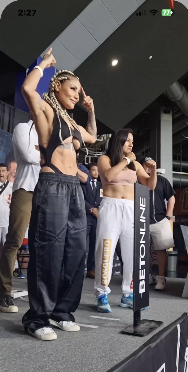 BoxingMeetsBeauty tweet media