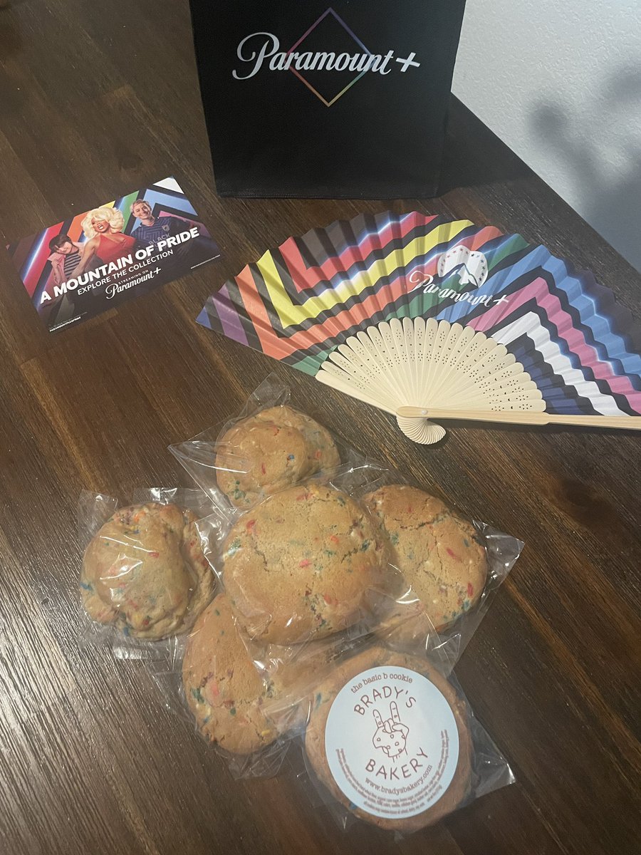 kmontplaisir's tweet photo. Thanks for the swag and cookies, @paramountplus and @gofooji!!! πͺπ #ParamountPlusPride https://t.co/0k7IjOrU98