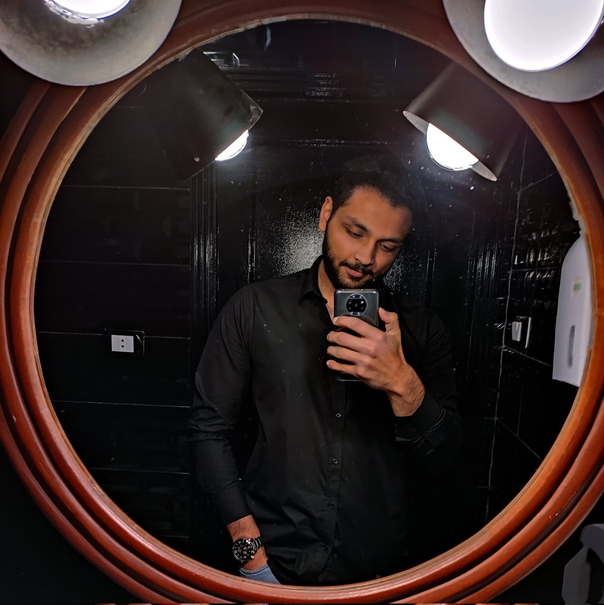 Hey 👋
#NewProfilePic