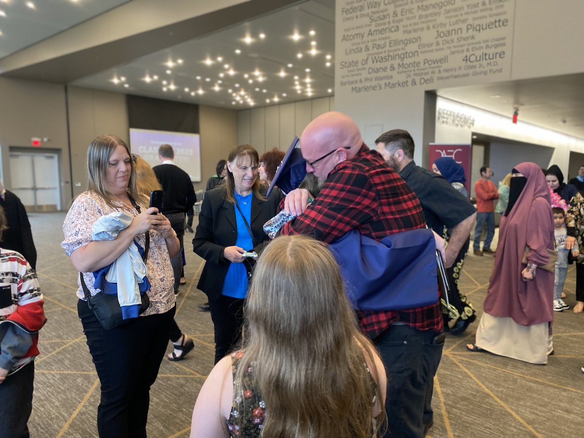 FWPS210's tweet photo. Oh, the places you’ll go! Congratulations, Internet Academy 2023 graduates. #IAGrad @TheiAcademy #Classof2023 https://t.co/CUvrPn6m87