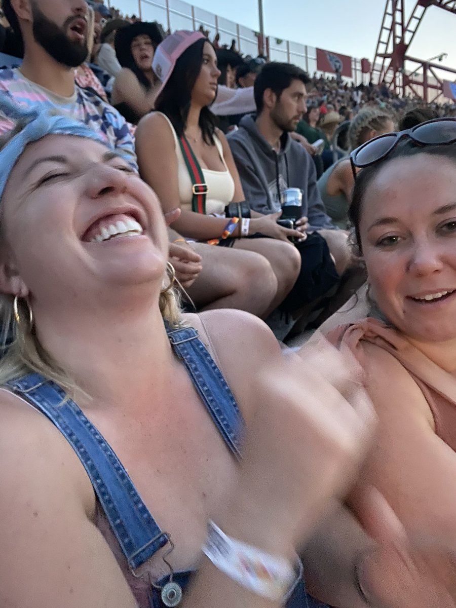 Amy Graves tweet media