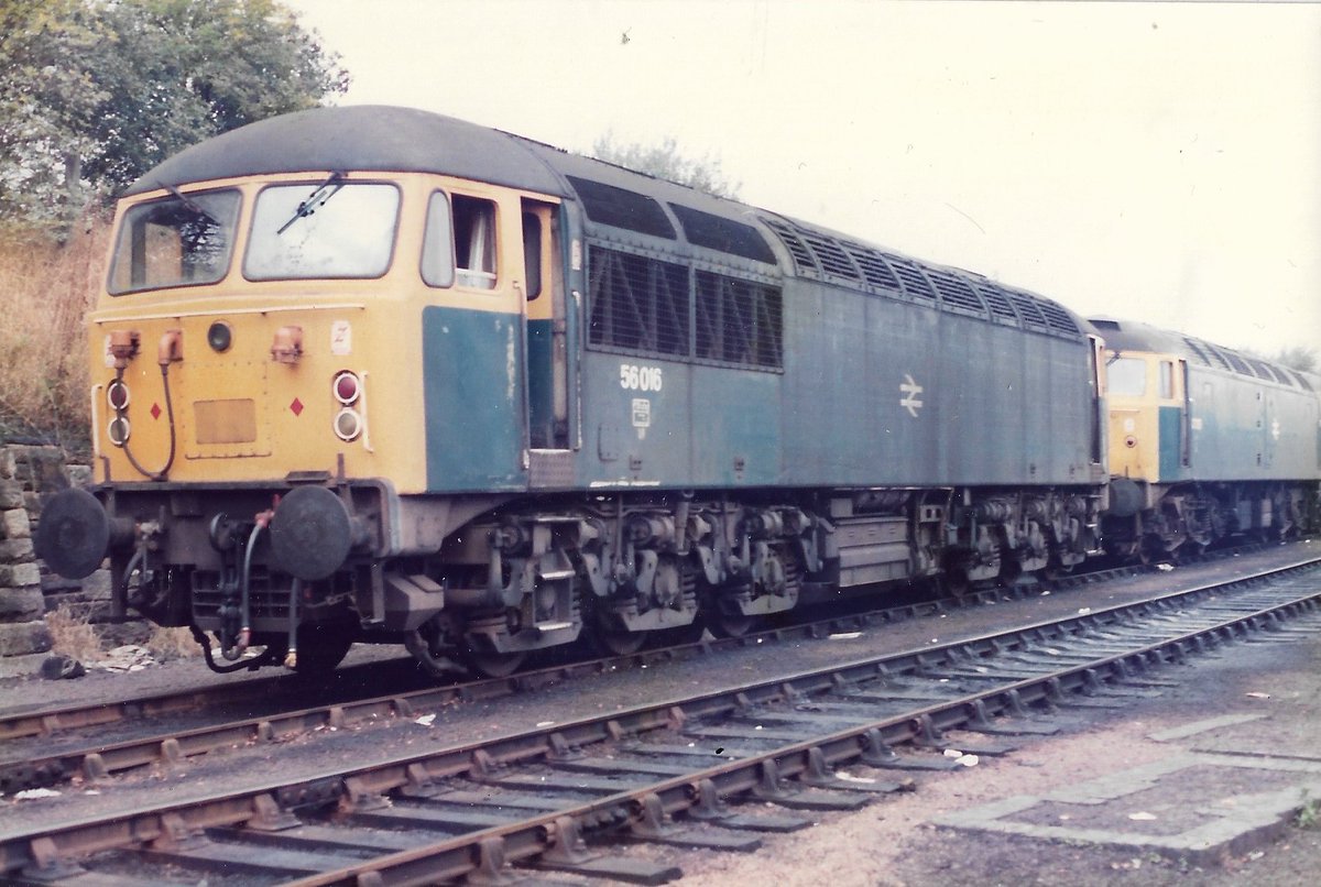 Barrow Hill Depot 19th October 1985
Carrying its original BR Blue colours, Romanian built Class 56 diesel loco 56016 looks a bit tatty laid up for the weekend in the shed yard
#BritishRail #Class56 #BRBlue @barrowhill41 #Romanian #Trainspotting 🤓