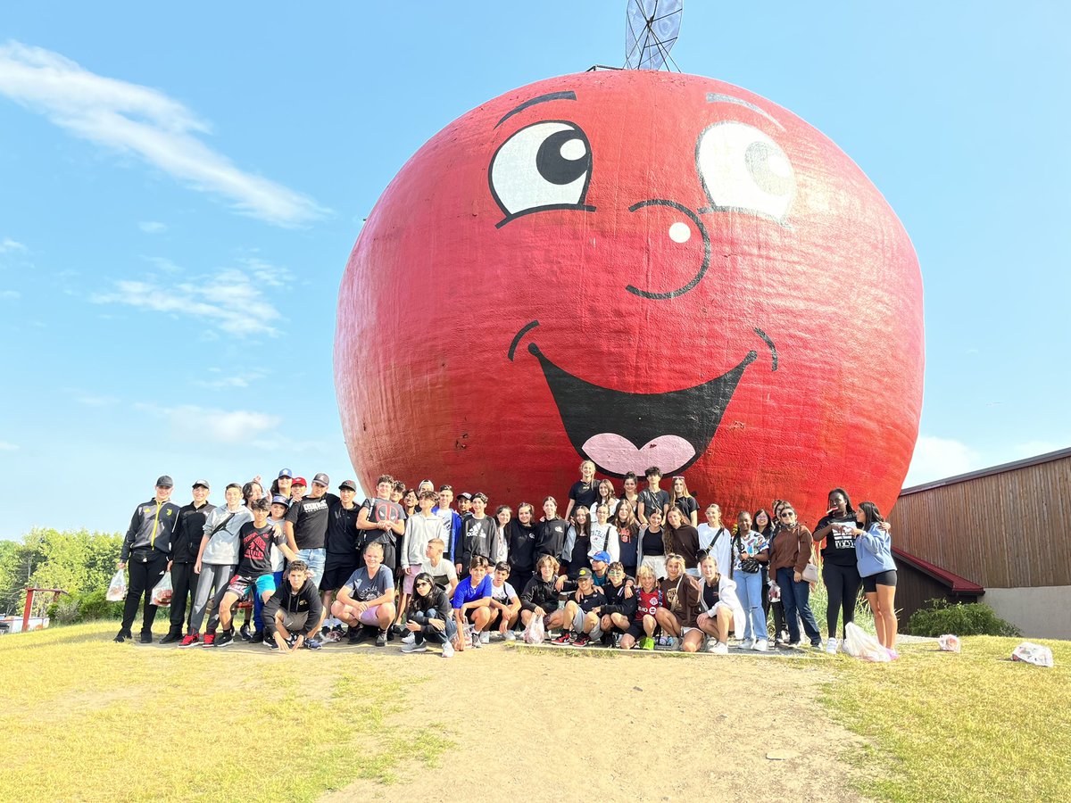 I’m the home stretch but had to stop at the Big Apple! A great graduation trip with a great bunch of students! <a href="/YCDSB/">York Catholic District School Board</a>