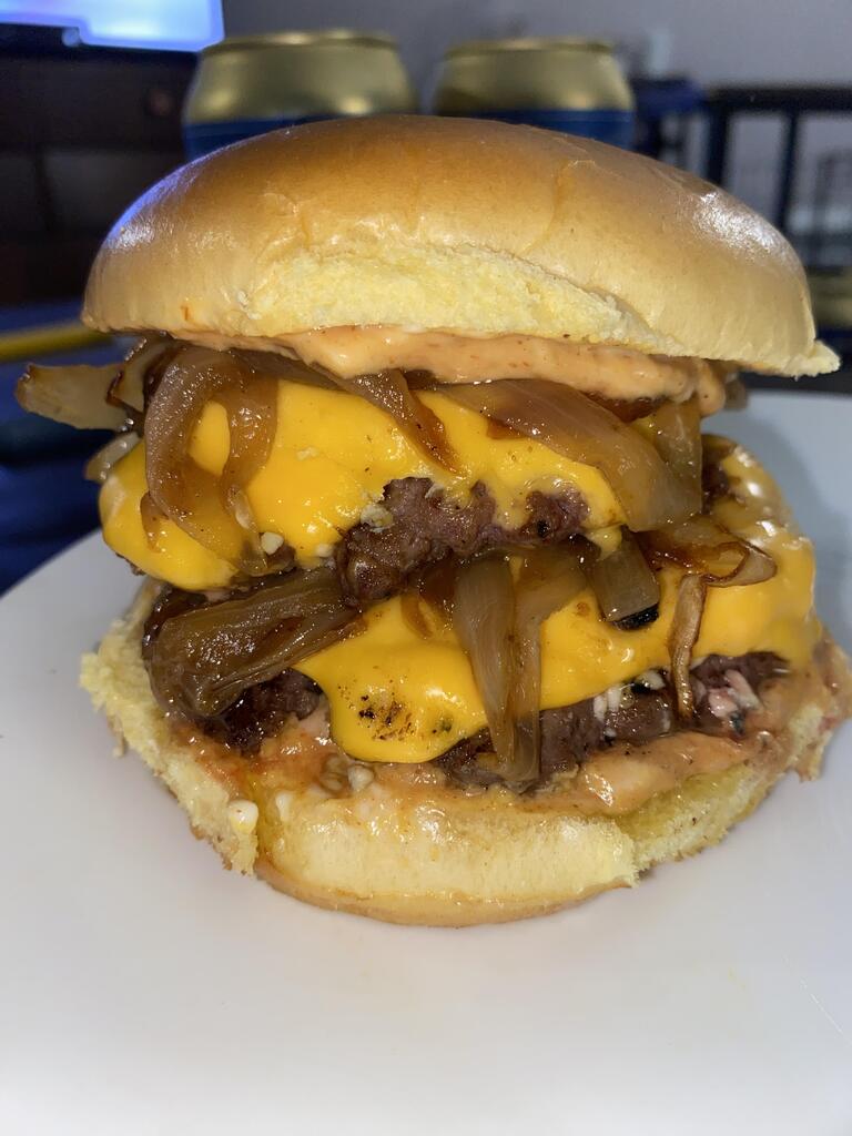 [Homemade] Double Cheeseburger with Caramelized Onions
homecookingvsfastfood.com
#homecooking #food #recipes #foodie #foodlover #cooking #homecookingvsfastfood