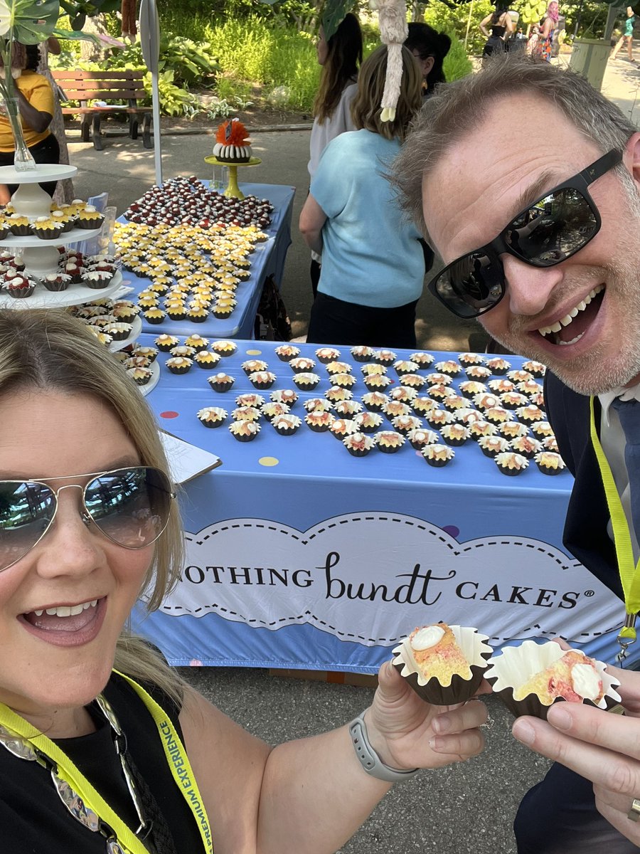 HelperToni's tweet image. Dessert WITH dinner? Anything goes at #IndyZoob!! Delicious cake from @nothingbundt. Don’t sleep on the white chocolate raspberry!