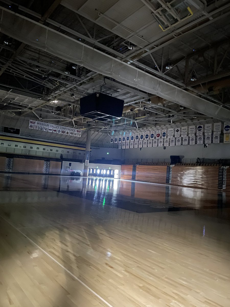 CoachQG's tweet photo. Can’t wait to have this place rockin’ in 5 months! #GoValpo https://t.co/Z2MXg6AuOj