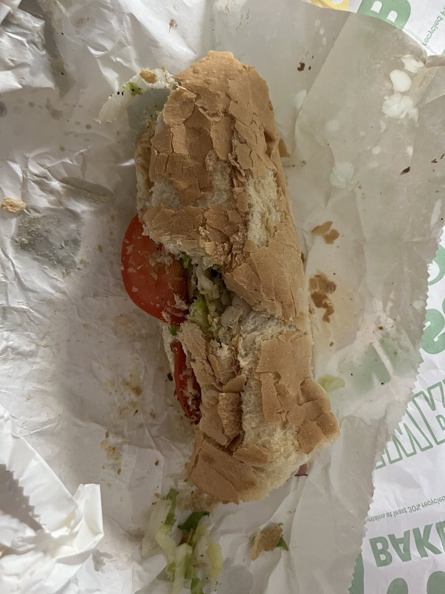 Andrewmm55's tweet photo. This is a disaster @SUBWAY https://t.co/dkSdCG7X8Z