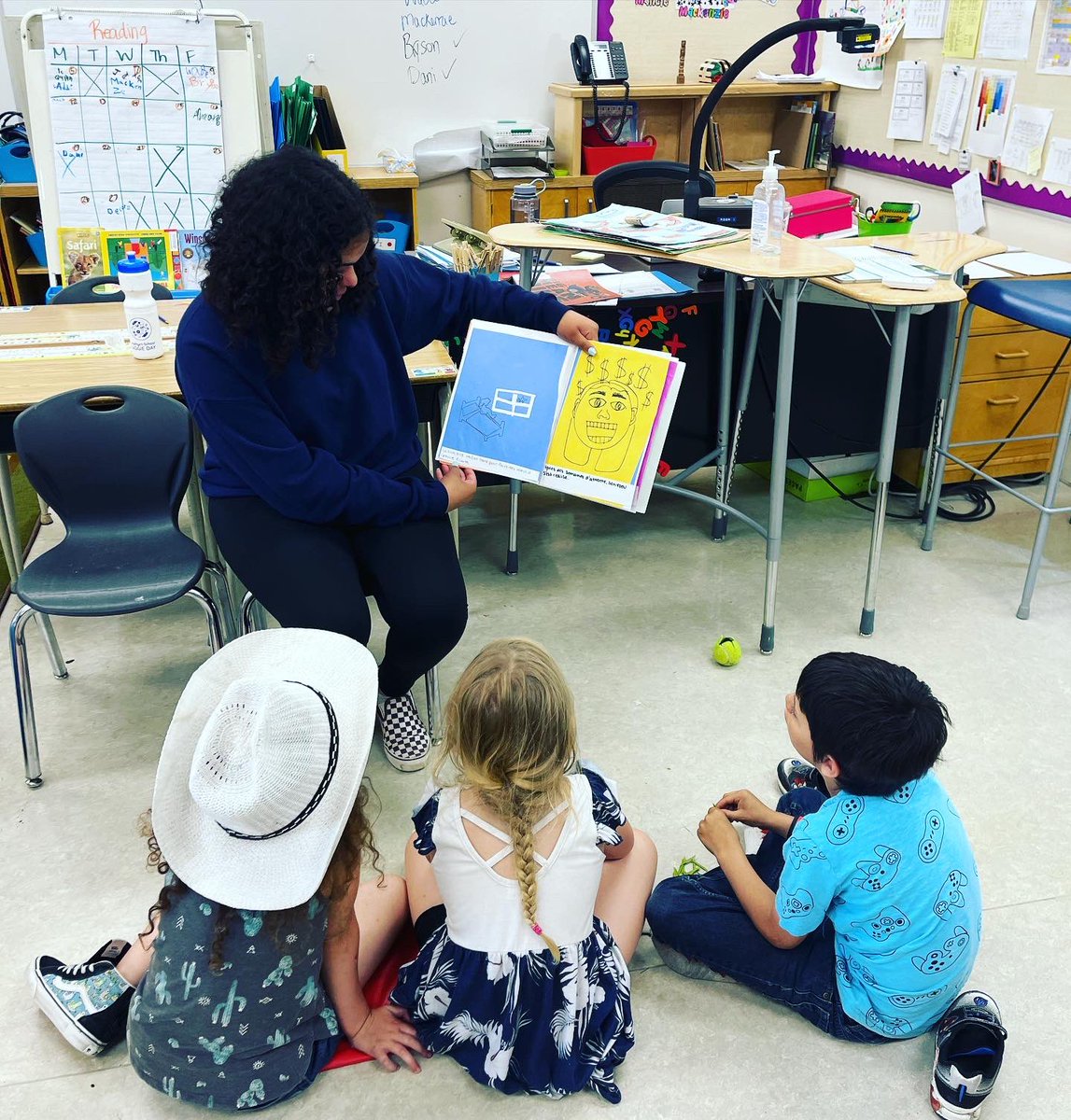 French 10/20/30 wrote their own children’s stories and shared them with the Gr 2 class! #communityschool #teambeiseker #rvsed