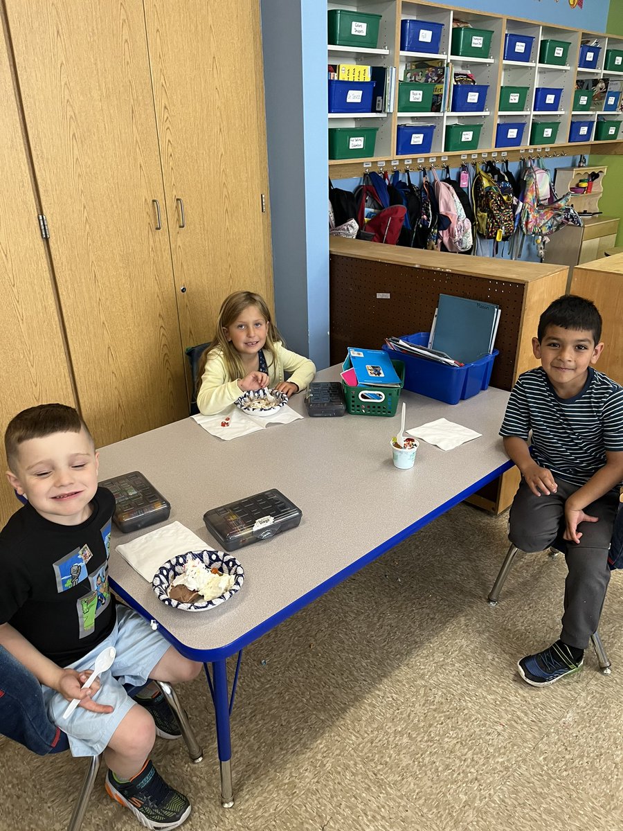 Mrs. Amanda Toth tweet media