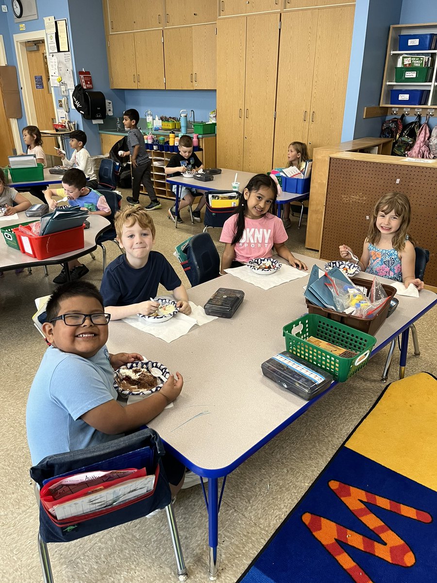 Mrs. Amanda Toth tweet media