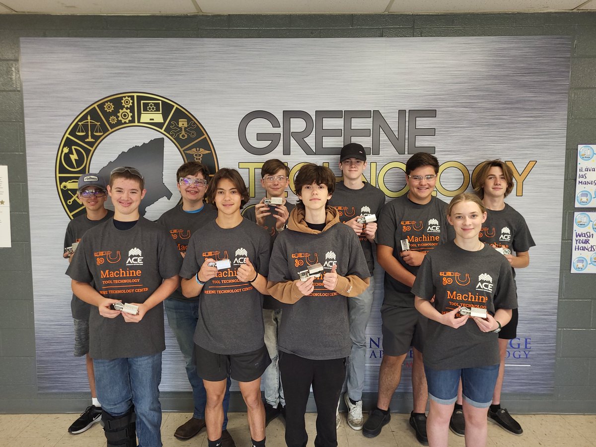 AmerCuttingEdge's tweet image. For the first time in ACE history, we've hosted five bootcamps within 90 miles of each other here in East Tennessee within a week! Participants have ranged from high school students to seasoned #CNC #machinists, from cities to rural communities. #BeACE