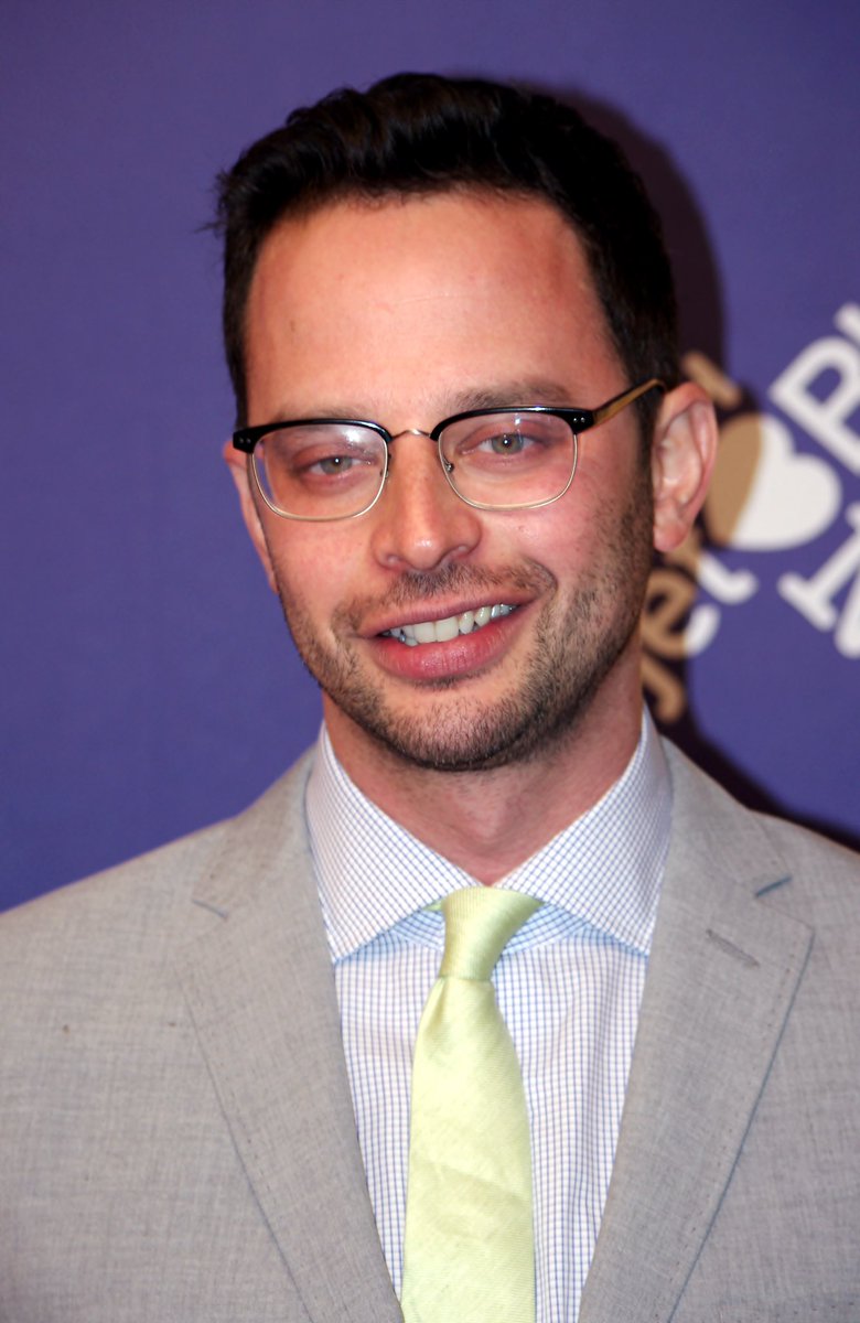 @nickkroll kinda looks like Jared from subway… But you didn’t hear it from me