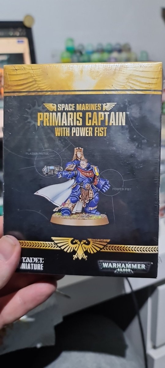 Right, for those of you interested in this mini. To be in the draw for the giveaway like this tweet! Remember you have to be following me too to be in the draw! So follow, like and retweet and I'll do the draw in a couple of days to give enough time to do the rounds! Good luck!