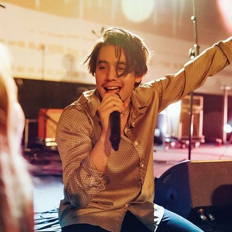 daria | 🌞💚 on Twitter: "open pinterest and the first picture to appear