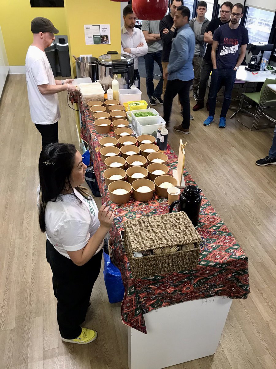 We hosted our first Lunch &amp; Learn 🍚 💬~ 3 course with Hainanese chicken rice as our star of show, served with Kopi O, and Kuih Talam to finish with something sweet 💛
#corporatecatering #lunchandlearn