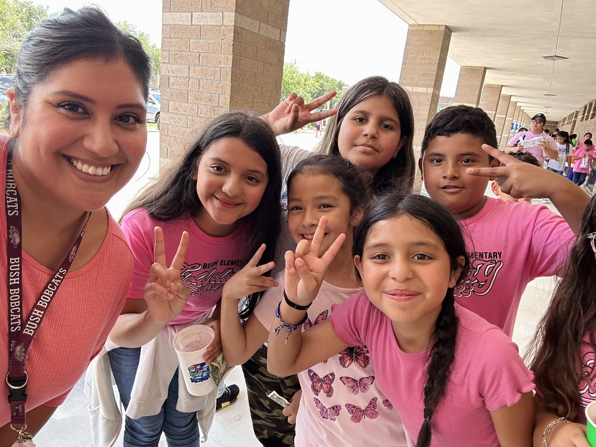 Field Day F U N !🩷🥳
 <a href="/ajbushelem/">Bush Elementary</a> <a href="/AliefISD/">Alief ISD</a> #ADSY