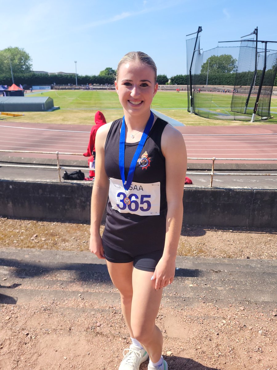 Delighted for Grace bronze medal 400m group A girls @SSAAschools champs thank you for assisting me with delivering @HLHSport @hlhceo @HLHDirectorCS Junior athletics session's your a fantastic coach rolemodel also a pretty good athlete well done @AberdeenAAC @InvHarriersAAC