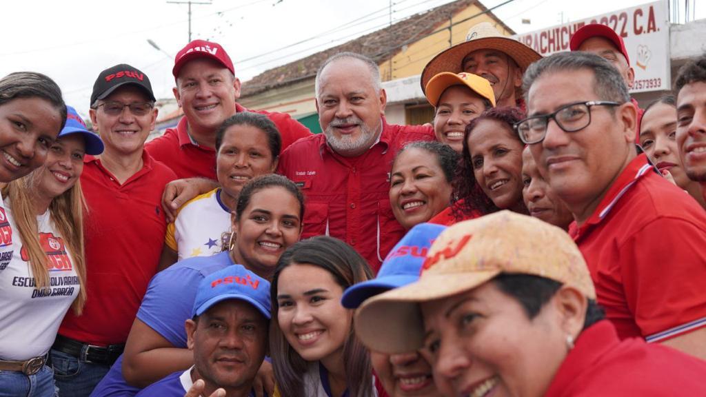 Yaracuy 🚩

"Qué nadie dude cuál es el camino para sacar esta Patria adelante; es el camino de la Revolución Bolivariana, es con Bolívar, es con Chávez, es con Maduro", Diosdado Cabello.

<a href="/dcabellor/">Diosdado Cabello R</a> 
#VivaElPoderPopular
