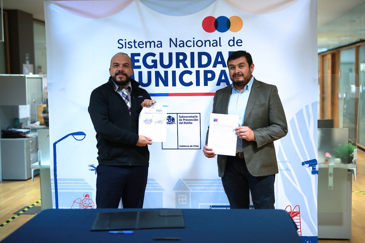 ¡Felicitaciones! <a href="/YERKO_ALCALDE/">YERKO GALLEGUILLOS</a> <a href="/LaHigueraMuni/">Muni La Higuera</a> es la primera comuna de 🇨🇱 que firma el convenio del Sistema Nacional de Seguridad Municipal, el que termina con la concursabilidad para acceder a fondos públicos para #seguridad

#MásSeguridad con justicia territorial