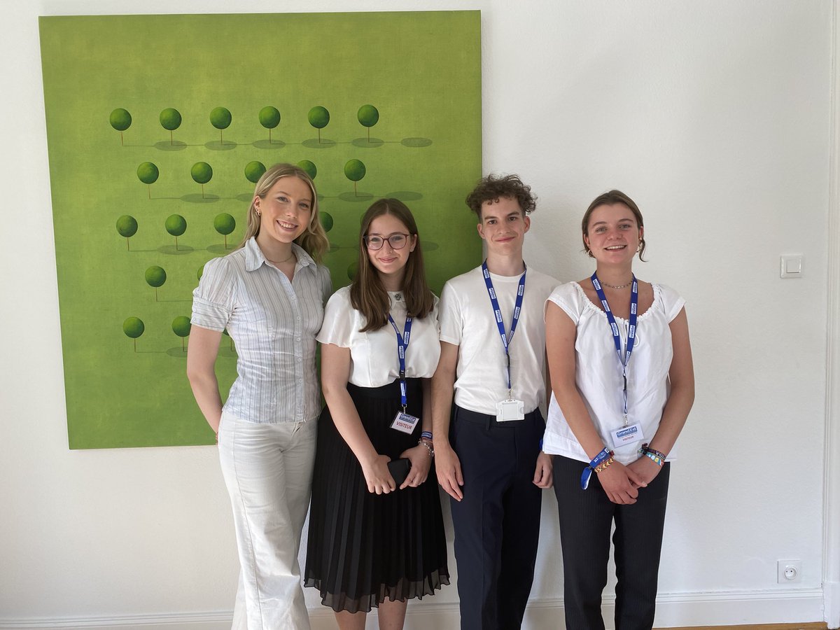 CalinAlexPadure's tweet photo. Greetings from Strasbourg, the 🇪🇺 youth capital! We came here to represent the 🇷🇴 Rural Youth Parliament at the VET 4 Change Erasmus project and the European Youth Event 2023. 🇷🇴 votes for SDO! 🌱 https://t.co/QqlSeb9EUN